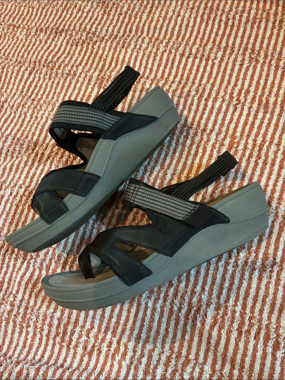BareTraps women’s platform